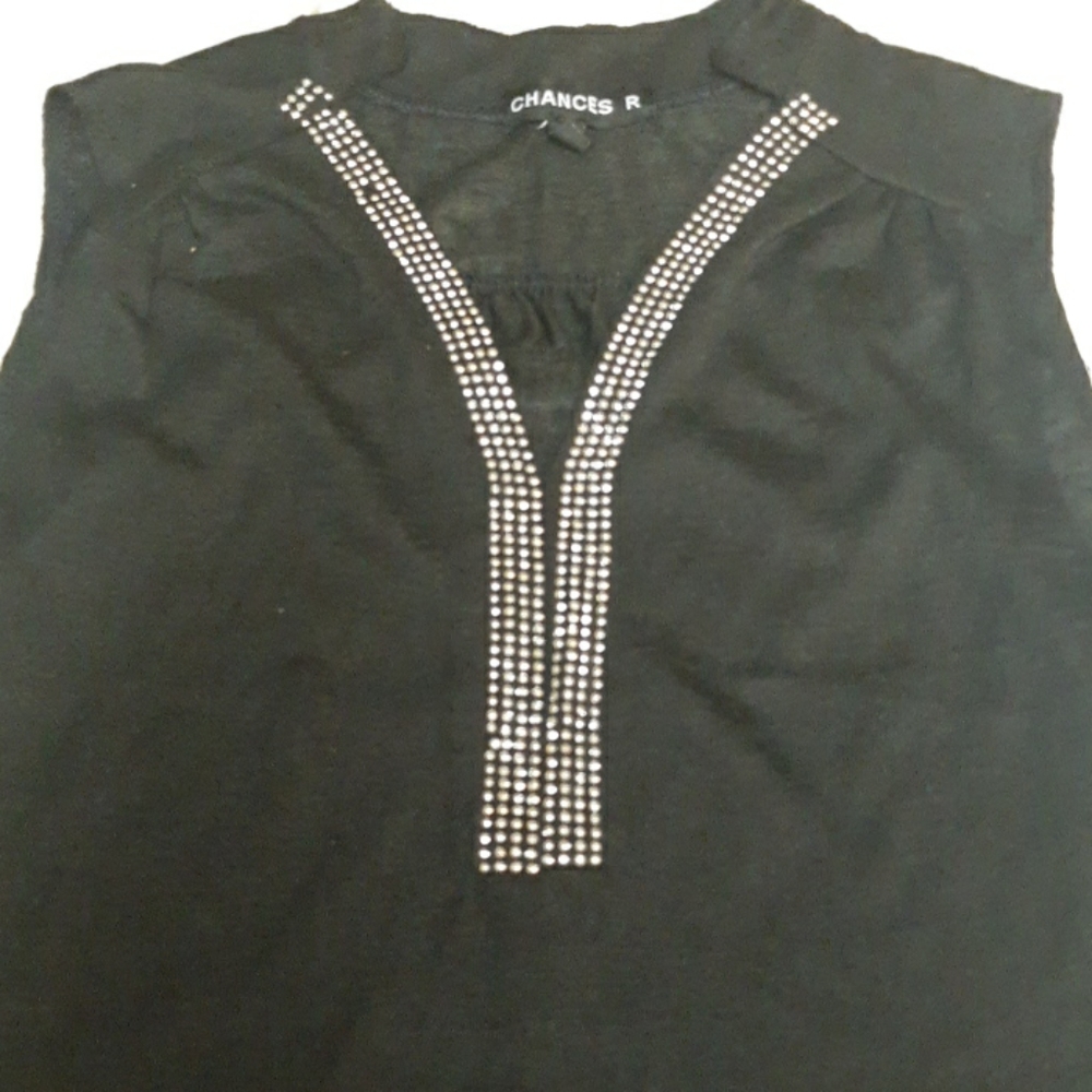 Chances R top - Picture 2 of 3